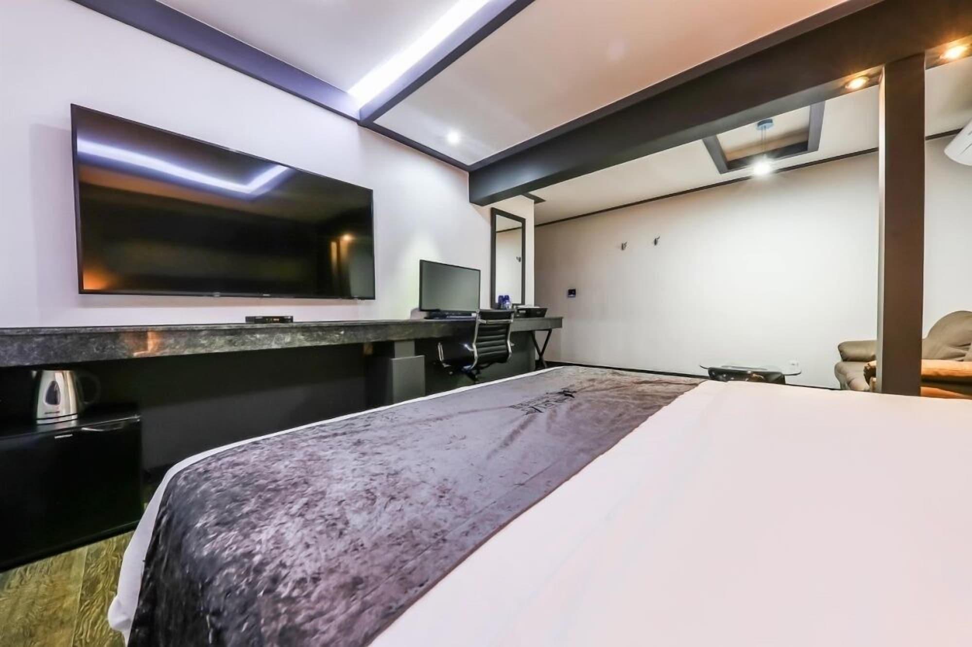 Seosan Aria Hotel Bagian luar foto