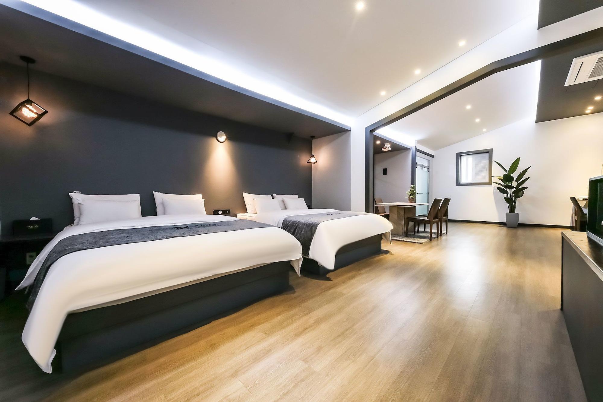 Seosan Aria Hotel Bagian luar foto
