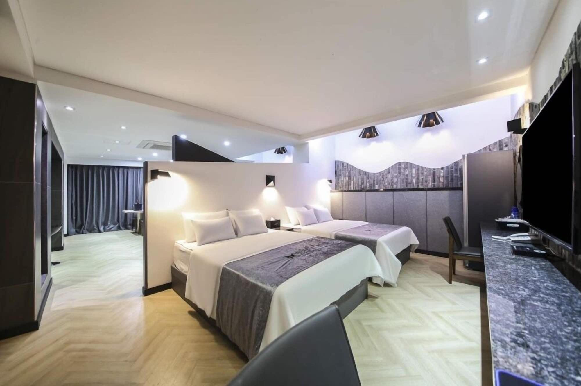Seosan Aria Hotel Bagian luar foto