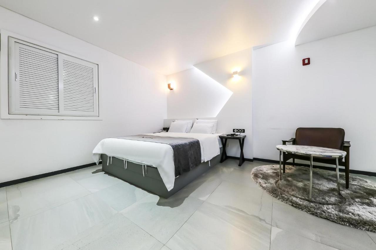 Seosan Aria Hotel Bagian luar foto