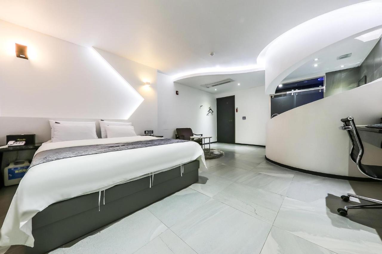 Seosan Aria Hotel Bagian luar foto